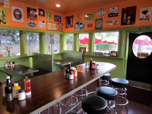 Dining room empty